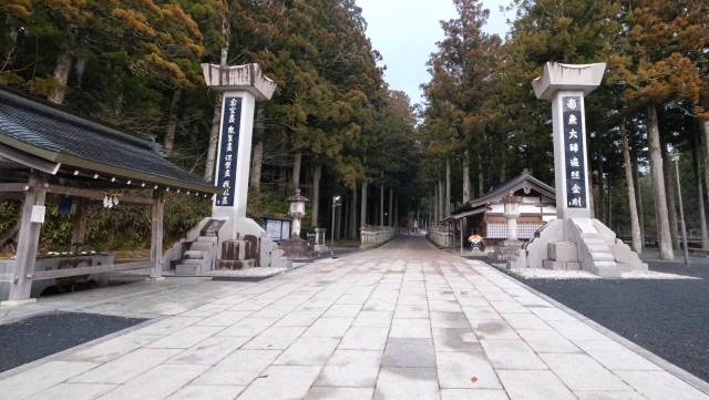 奥の院
